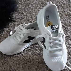 New size 3 kids New Balance Athletic shoes